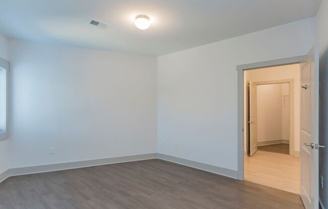 1 bed, 2 baths, 945 sqft, $1,975, Unit Heritage East- Unit 212