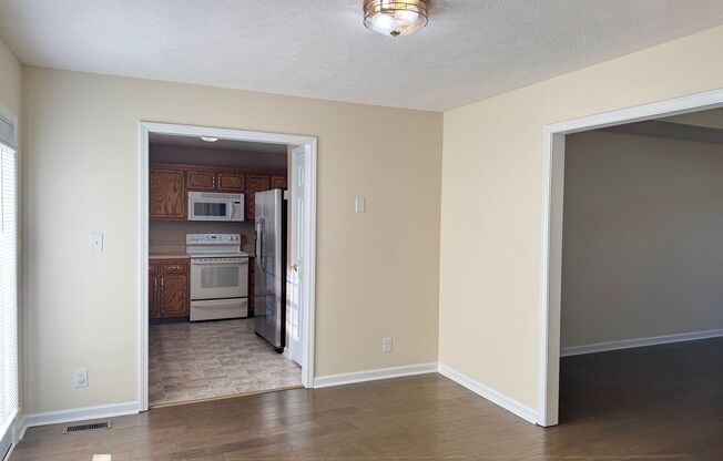 3 beds, 2 baths, $1,495