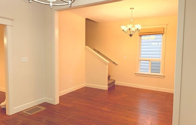 4 Bed/2Bath Classic Craftsman on N Williams Ave