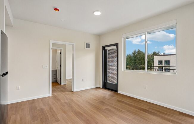2 beds, 2 baths, 938 sqft, $2,325, Unit 202