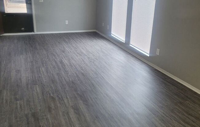 2 beds, 1 bath, 864 sqft, $895, Unit 803