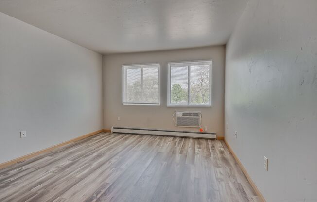 2 beds, 1 bath, 725 sqft, $1,099, Unit 1645-14