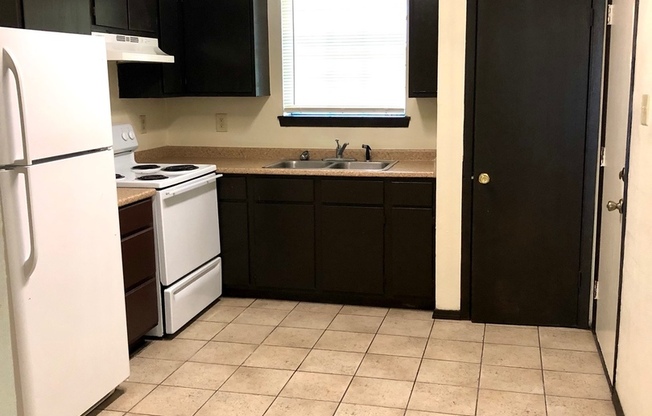 2 beds, 1 bath, $750