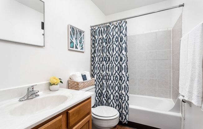 2 beds, 1 bath, 660 sqft, $1,140, Unit N - 08