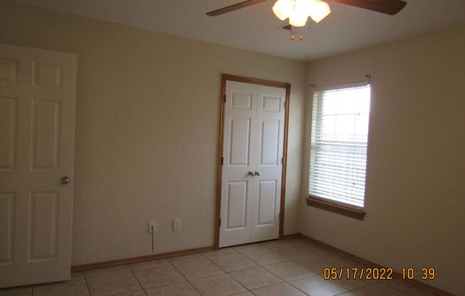 3 beds, 2 baths, $1,550