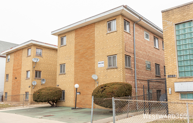 8745 S COTTAGE GRV AVE