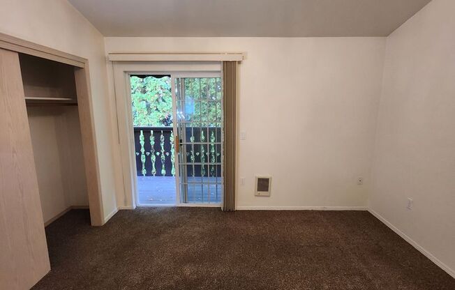 2 beds, 1 bath, 1,035 sqft, $1,020, Unit 10