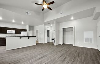 1 bed, 1 bath, 935 sqft, $1,375, Unit 6912E202