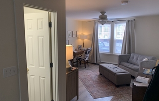 Studio, 1 bath, 600 sqft, $2,300, Unit 1