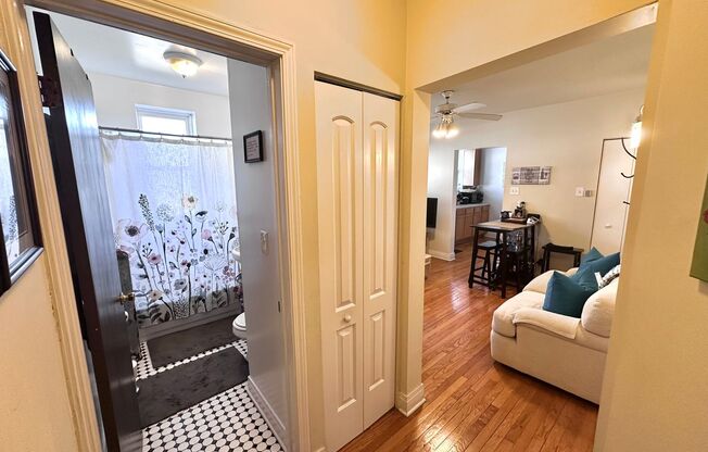 2 beds, 1 bath, 750 sqft, $1,600, Unit 4411-1B