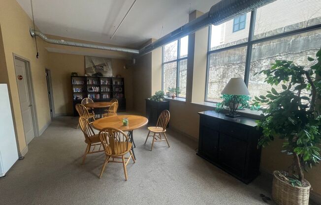 1 bed, 1 bath, 588 sqft, $1,125, Unit Apt 304