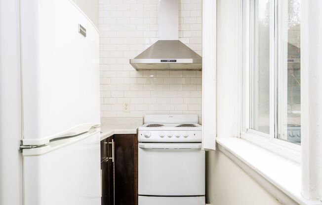 Studio, 1 bath, 400 sqft, $925, Unit 310