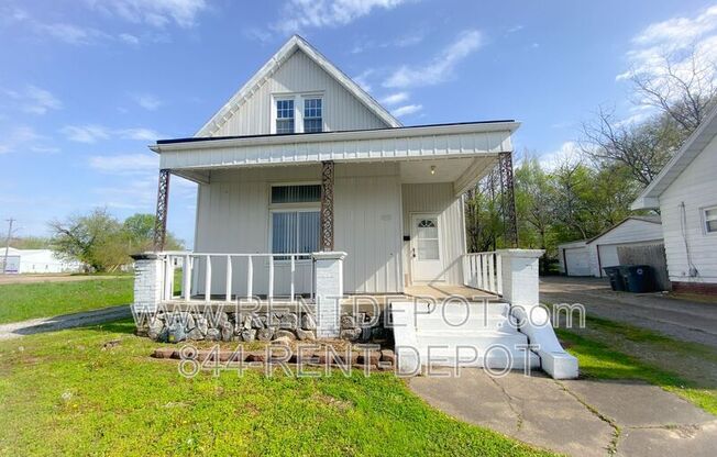 412 E RIVERSIDE DR