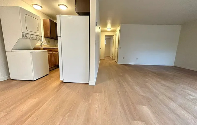 2 BD/ 1 BA ground level unit in triplex. Prime Ballard location!
