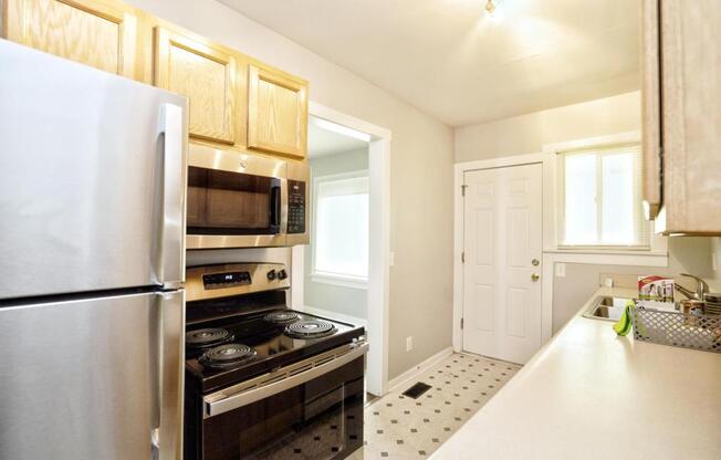 438 COLUMBIAN AVE