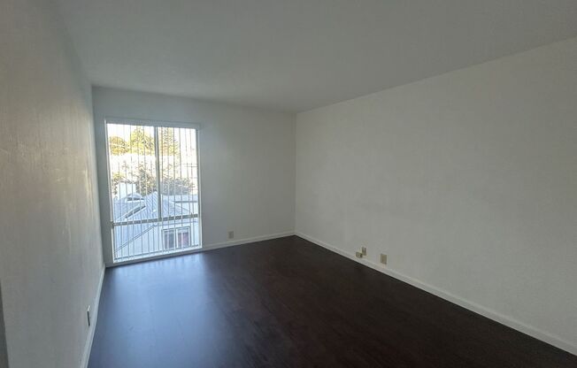 2 beds, 2 baths, $2,695, Unit 204