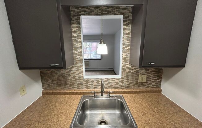1 bed, 1 bath, $995, Unit 141