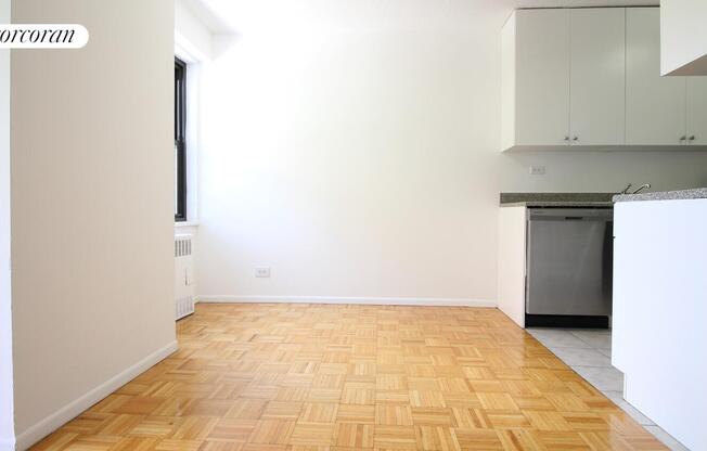 1 bed, 1 bath, 790 sqft, $4,500, Unit 4A