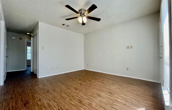 3 beds, 2 baths, 970 sqft, $1,390, Unit 3