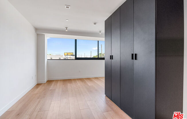 Studio, 1 bath, 402 sqft, $2,495, Unit 204