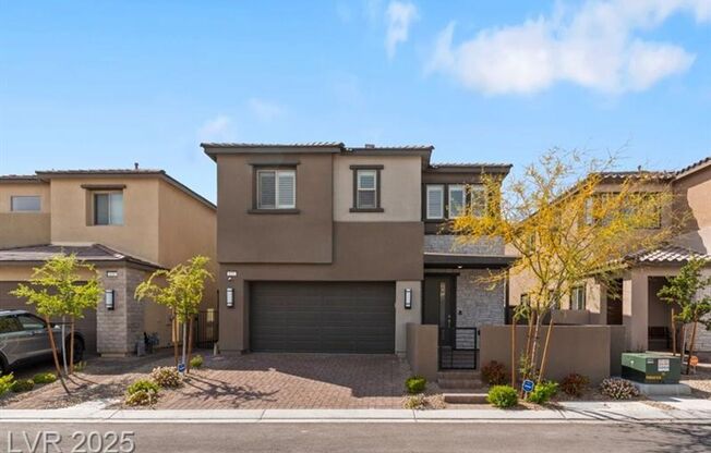 Summerlin 5 bedrooms in gated community