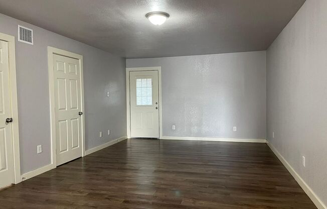 2 beds, 1 bath, 875 sqft, $975, Unit 9