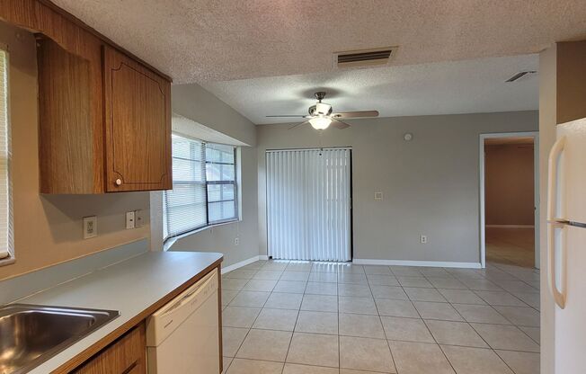 4965 Bobwhite Ct Dade City, FL 33523 MOVE IN SPECIAL!! $250 off 1st Months Rent!!!