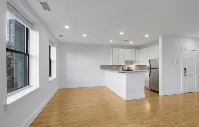 140 BOYLSTON ST