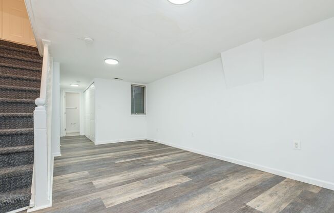 1 bed, 1.5 baths, 1,274 sqft, $1,795, Unit 1429-1