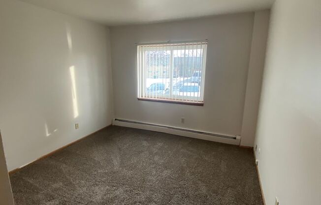 2 beds, 1 bath, 951 sqft, $1,299, Unit 5166 C15