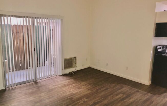 Studio, 1 bath, 435 sqft, $1,695