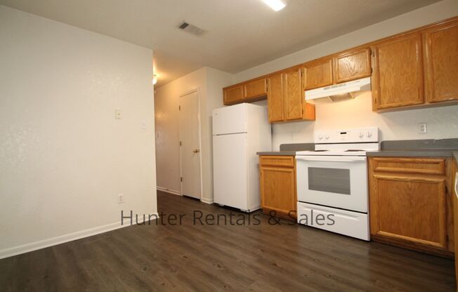 2 beds, 2 baths, $1,025, Unit Unit A