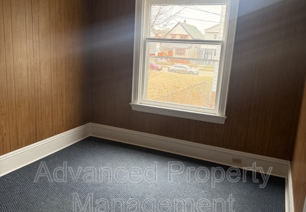 2549 A N VEL R PHILLIPS AVE