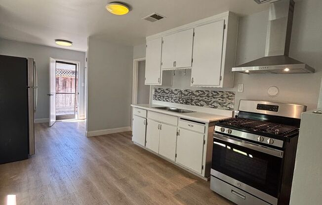 PET FRIENDLY 3 BED/1 BATH in Palo Alto Available Now