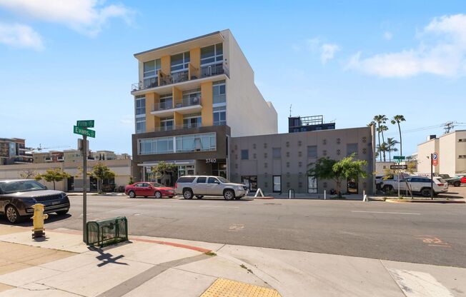 1 bed, 1 bath, 739 sqft, $2,995, Unit 306