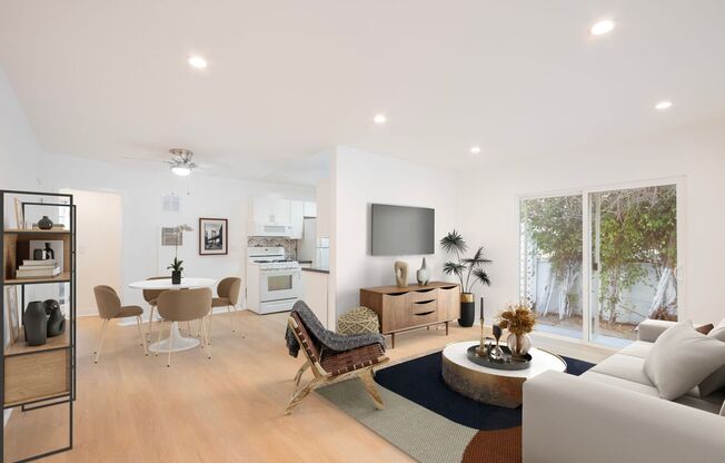 937 N Orange Grove Ave