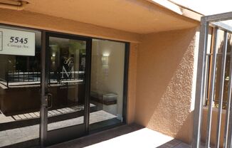 Remodeled Condo In Woodland Hills gated community!