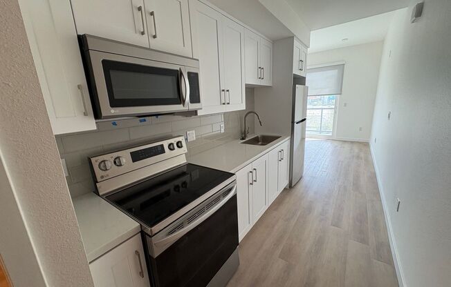 Stylish New 1BR in the Heart of Hillcrest