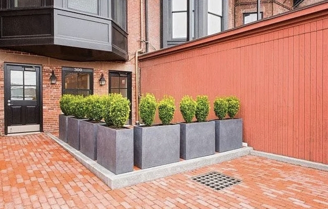 300 BEACON SAINT 5 PATH