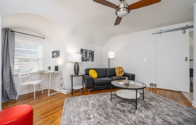 1 bed, 1 bath, $1,600