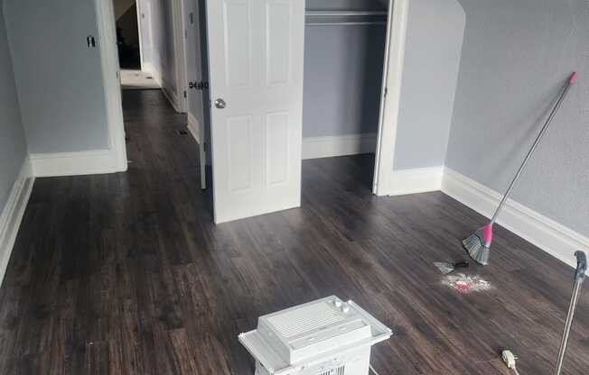 352 S 10 AVE