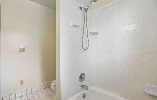 2 beds, 1.5 baths, 1,146 sqft, $1,399, Unit C-2