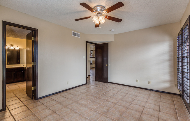 3 beds, 2 baths, $1,595