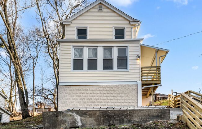 Stunning 3 bedroom home in Penn Hills available now!