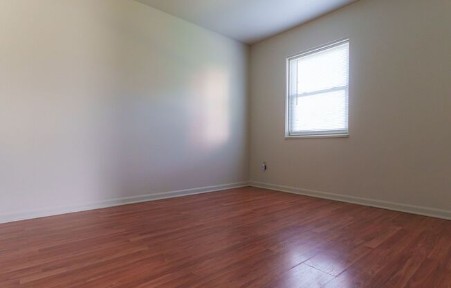 2 beds, 1 bath, 800 sqft, $850, Unit Unit 38