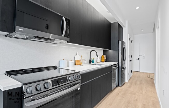 Studio, 1 bath, $3,424, Unit 302