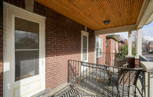 1 bed, 1 bath, $1,100, Unit 110.5 Wilber Ave