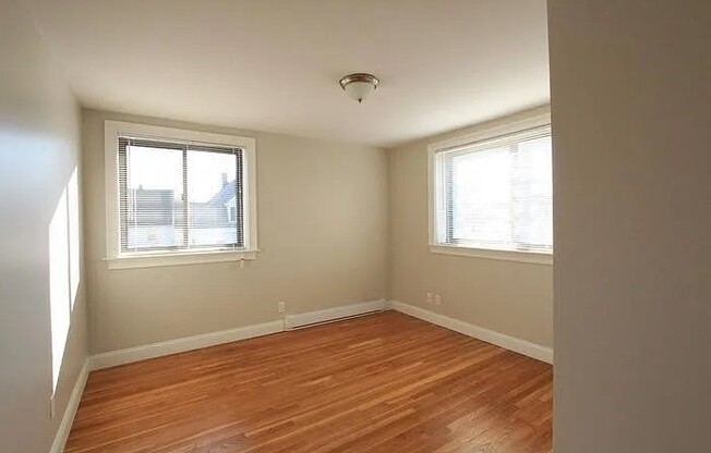 3 beds, 2 baths, 1,123 sqft, $3,500, Unit 39