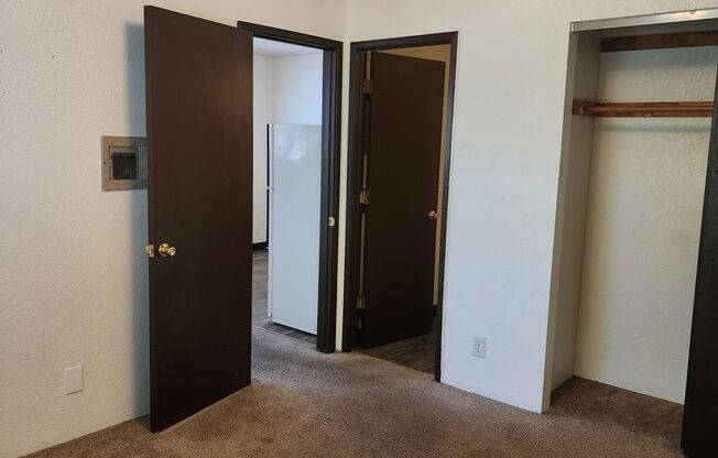 1 bed, 1 bath, 440 sqft, $950, Unit 231-4  261