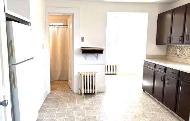 2 beds, 1 bath, 1,100 sqft, $2,400, Unit 5